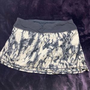 lululemon size 4 skirt